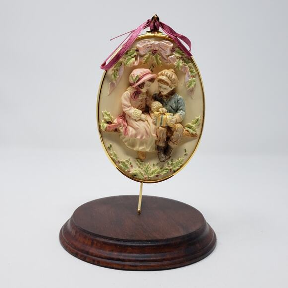 1993 Hallmark Sharing Christmas Limited Edition Keepsake Holiday Ornament. - Picture 6 of 8